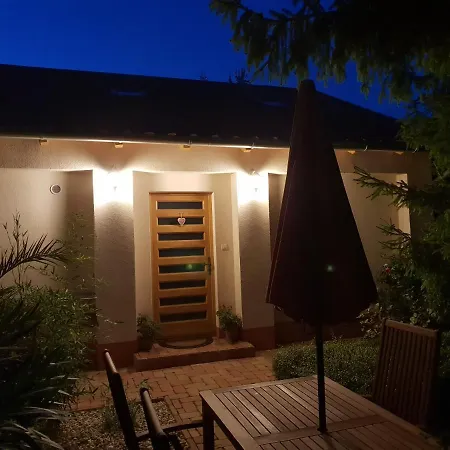 Fuered Deluxe Garden Apartment Balatonfured