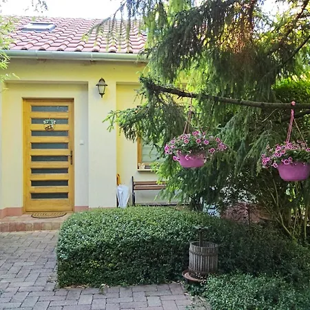 Fuered Deluxe Garden *