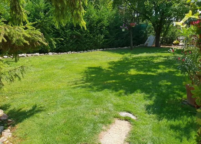 Fuered Deluxe Garden *